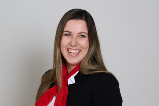 Sheila Alves - Führungsunterstützung