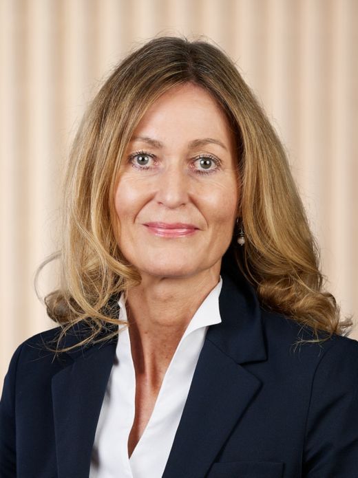 Regine Sättler - Assistentin der Bankleitung