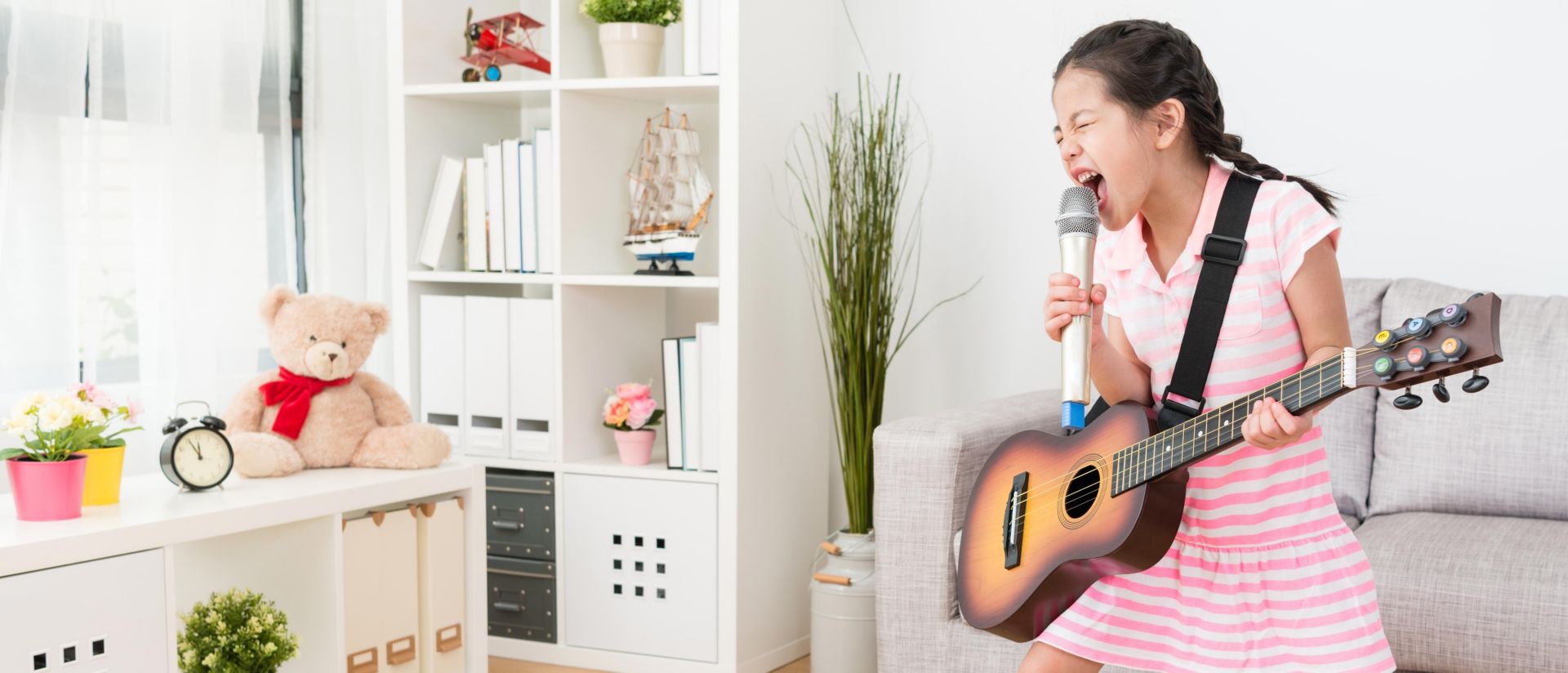 Bambino che canta
