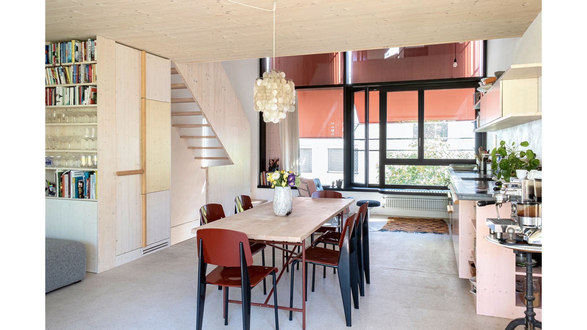 Les espaces ouverts renforcent l’esprit de cohabitation du logement. Photo: David Winzeler