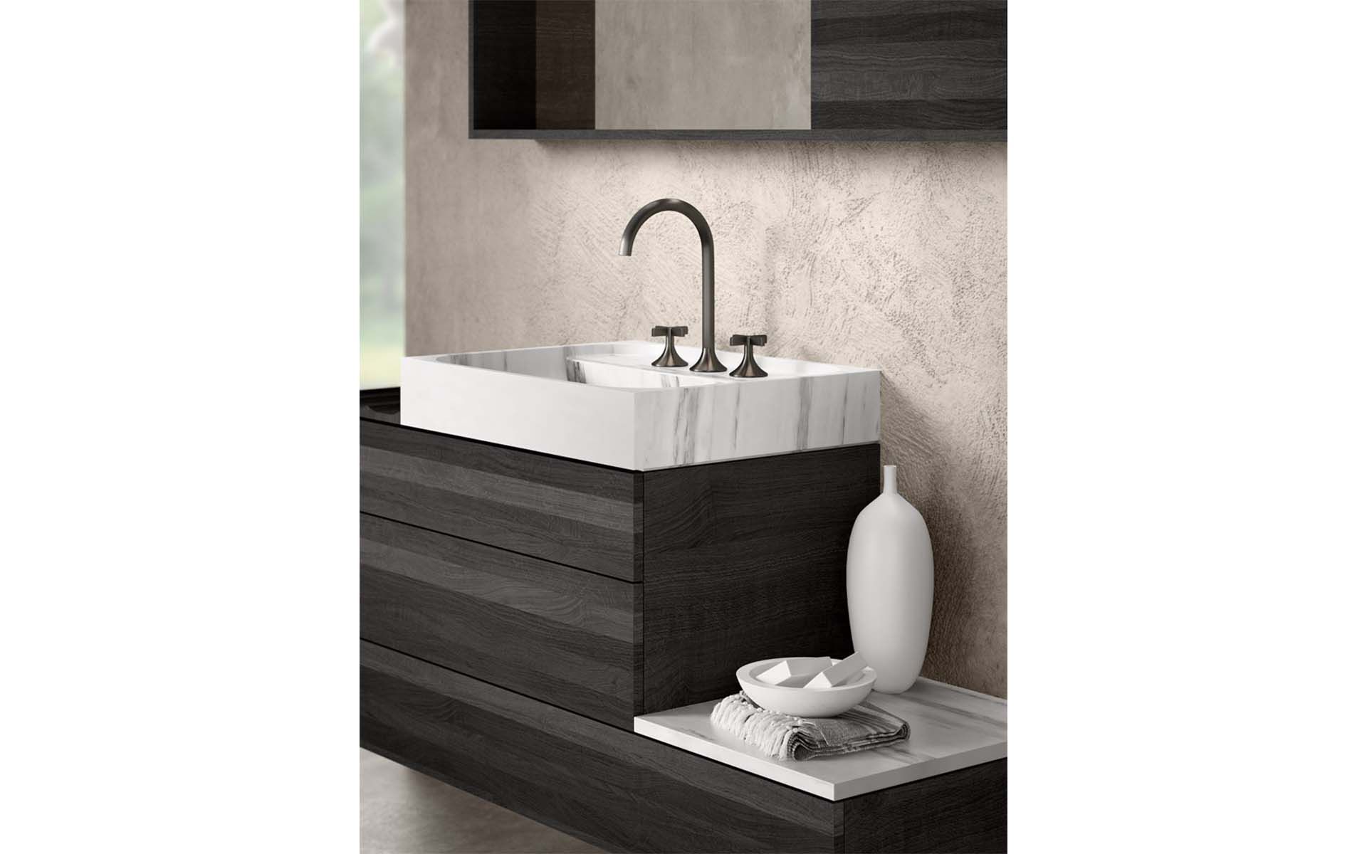 La collezione per il bagno «source» ha origine nelle montagne dell'Alto Adige. Nel paesino di Laas/Lasa si estrae «l'oro bianco» da cui si ricavano questi preziosi lavabi per talsee. Foto: talsee