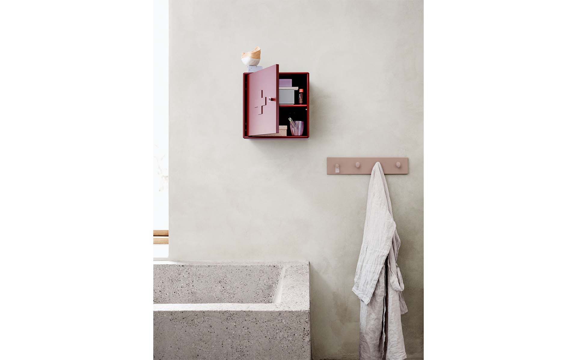 Se dovete avere a portata di mano cerotti, pastiglie per il mal di testa, ecc., almeno all'insegna del bello, per favore! Foto: Montana