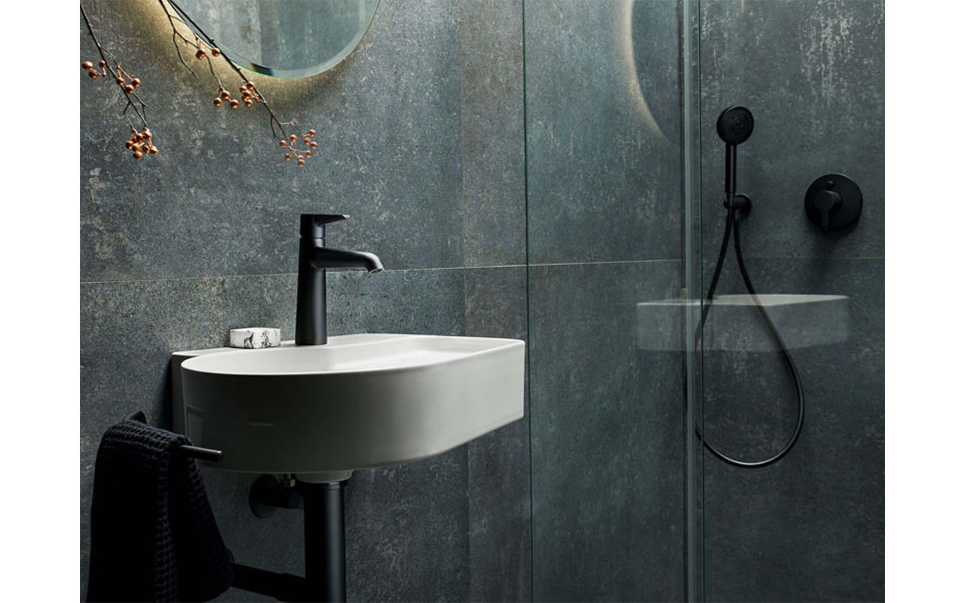 I rubinetti della linea «arwa-pure» sono puristici, eleganti e hanno un corpo visibilmente e tangibilmente conico. Foto: arwa